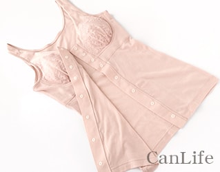 写真：ブラ付き前開きタンクトップ