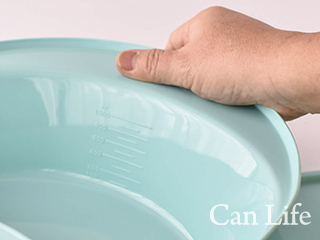 嘔吐物容器／グリーンベースン：持ちやすい形