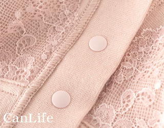 ブラ付き前開きタンクトップのボタン